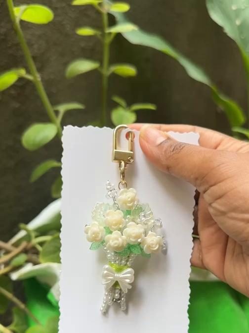 Vanilla Cream Bouquet Charm